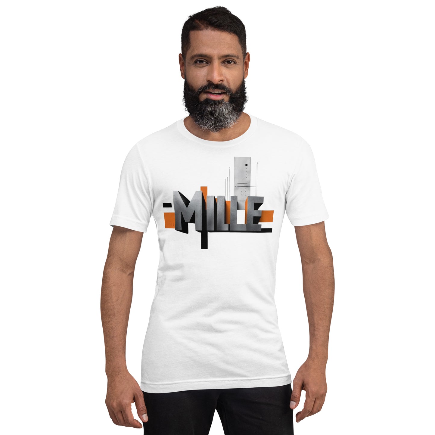 Camiseta MILLE Pillar de color blanco con logo MILLE grande y vertical en el pecho. Vista frontal en modelo.