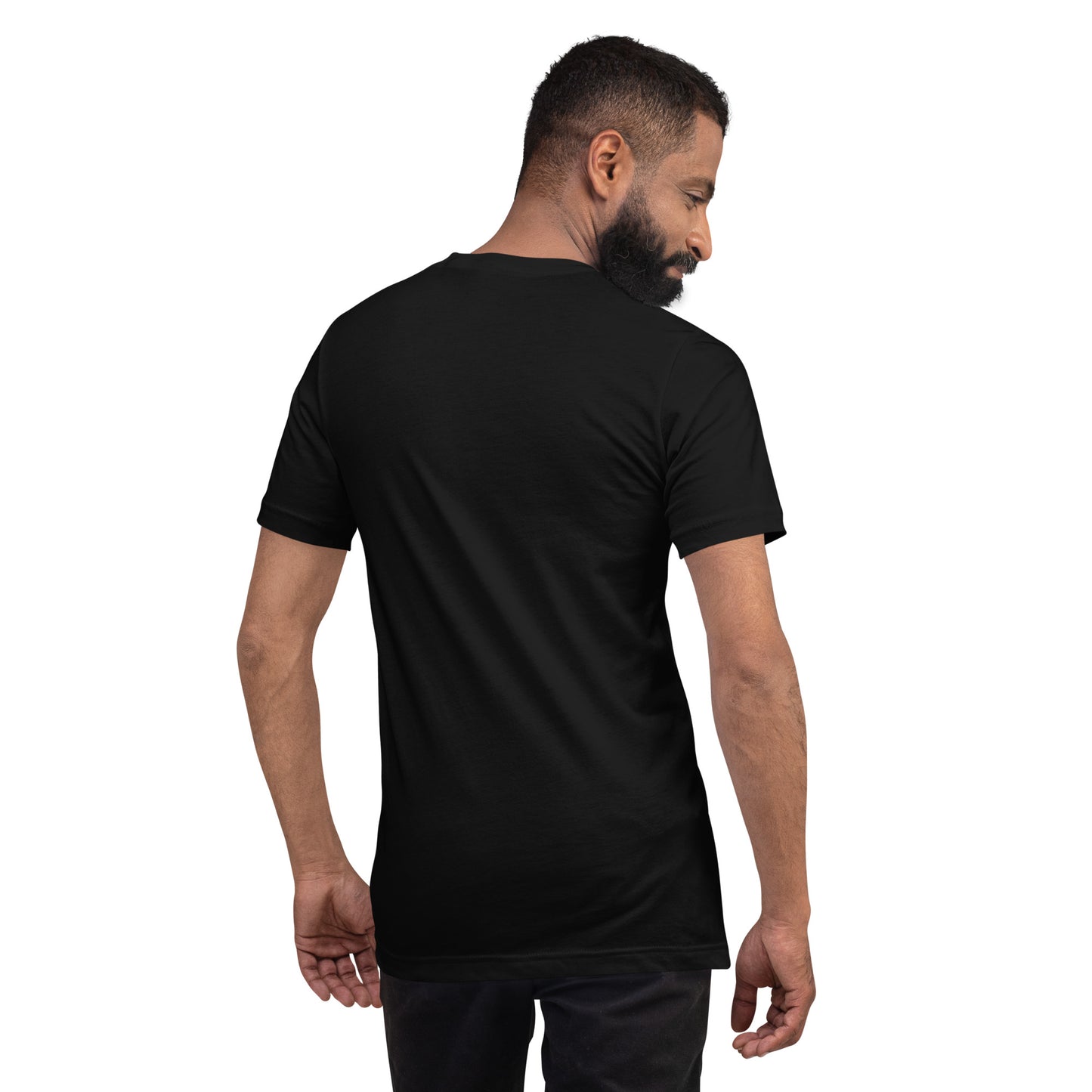 Camiseta MILLE Pillar de color negro. Vista trasera en modelo masculino.