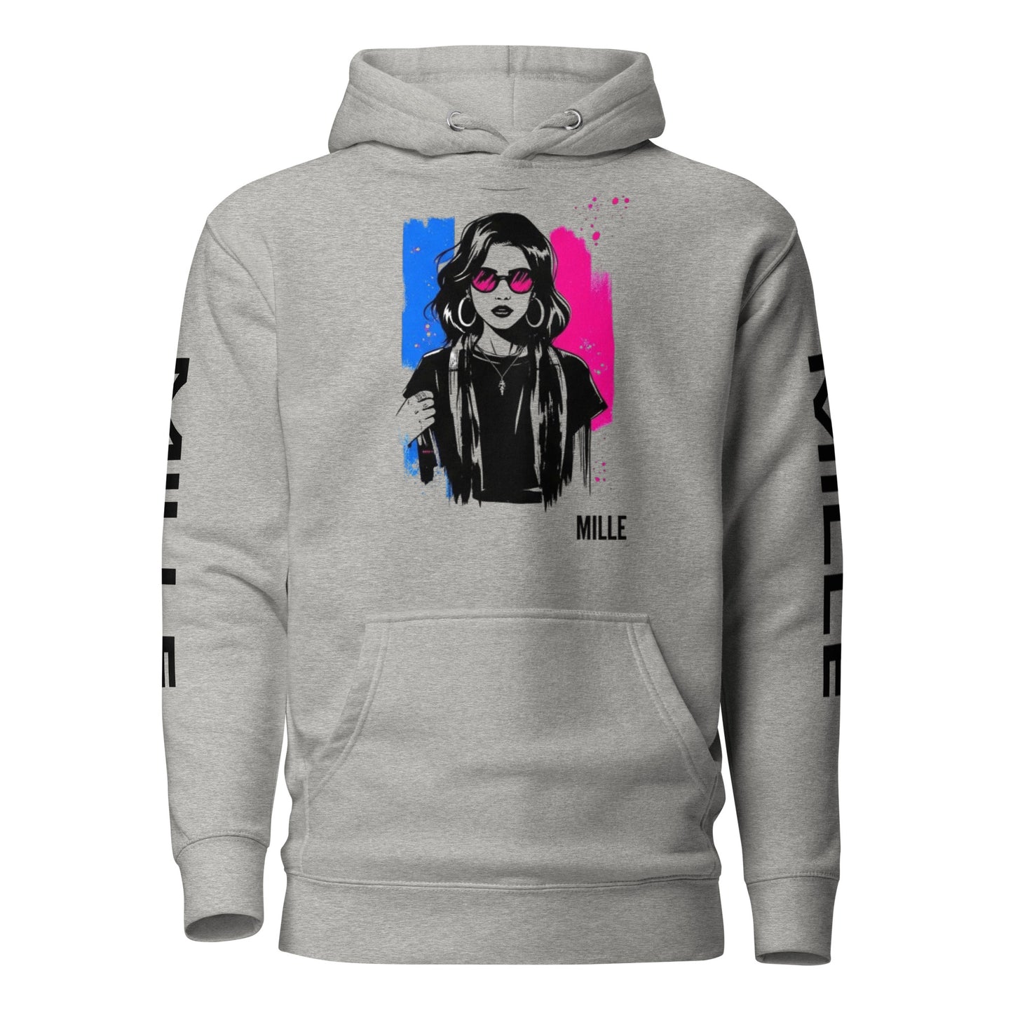 Sudadera con capucha MILLE ECO de color gris carbón con diseño de artista en el pecho y logos en las mangas. Vista frontal.