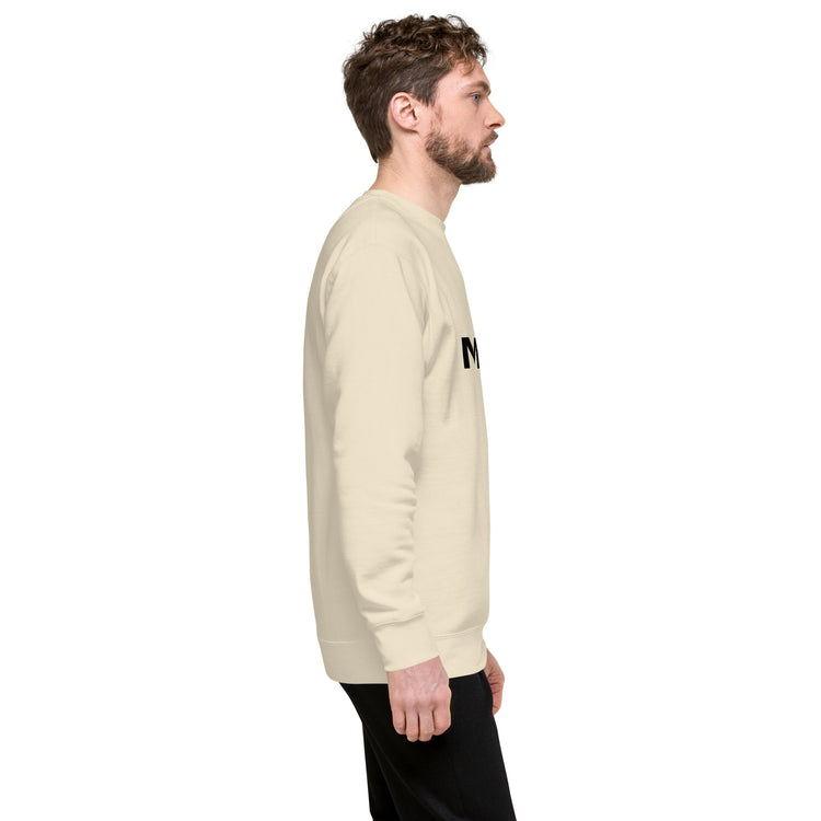 Sudadera MILLE Origin LS de color hueso. Vista del perfil derecho con modelo.