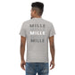 Camiseta MILLE Esencia Clásica de color gris sport con diseño de texto MILLE repetido en la espalda. Vista trasera en modelo de espaldas.