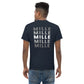 Camiseta MILLE Esencia Clásica de color marino con diseño de texto MILLE repetido en la espalda. Vista trasera en modelo de espaldas.