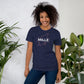 Camiseta MILLE GRIT Aura de color azul marino con logo MILLE y líneas gráficas rosadas, amarillas y azules. Vista frontal en modelo.