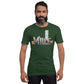Camiseta MILLE Pillar de color verde oscuro con logo MILLE grande y vertical en el pecho. Vista frontal en modelo.