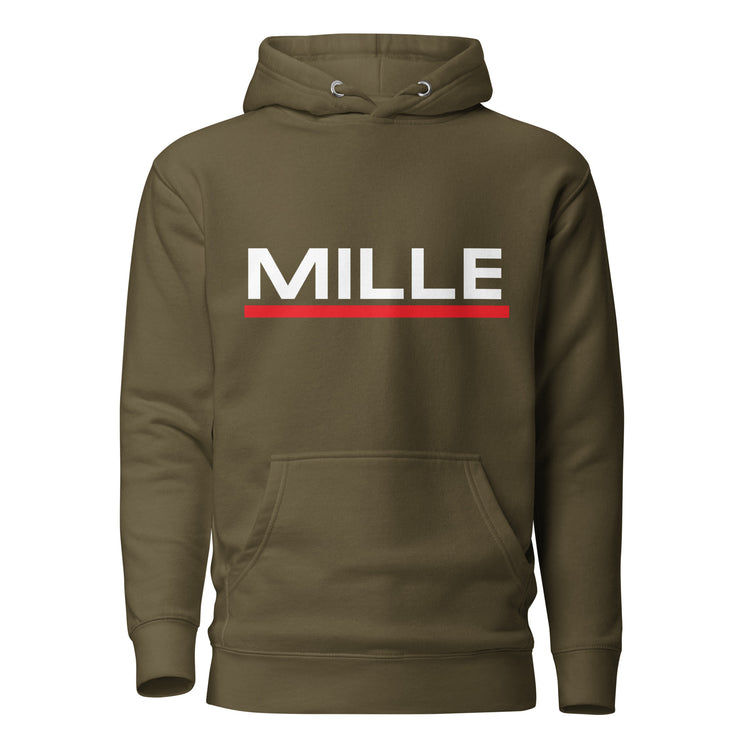 Sudadera con capucha MILLE ACENTO de color verde militar con logo MILLE en blanco con una línea roja debajo en el pecho. Vista frontal.