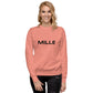 Sudadera MILLE Origin LS de color rosa empolvado con logo MILLE en el pecho. Vista frontal con modelo sonriendo.
