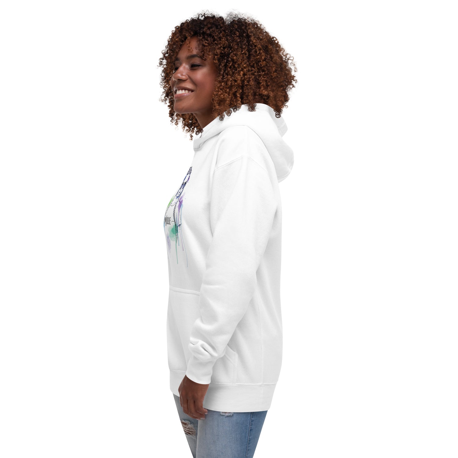 Sudadera con capucha MILLE VIBRA de color blanco con diseño artístico de chica con trenzas. Vista del perfil izquierdo con modelo.